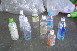 フタがついたペットボトルの写真