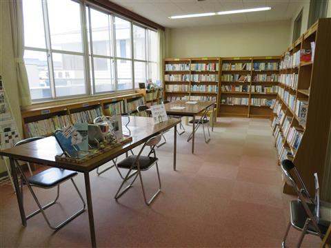 霊丘公民館図書室　全景