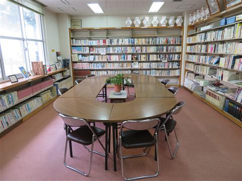 白山公民館図書室 全景