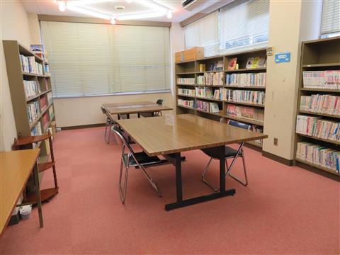 安中公民館図書室　全景