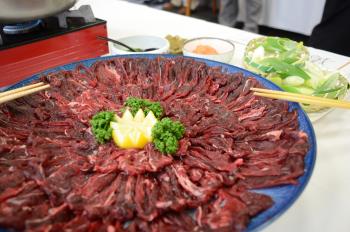 イノシシ肉のしゃぶしゃぶ イノシシ肉のしゃぶしゃぶ