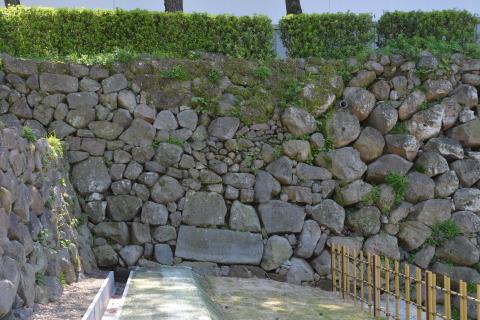 003+201408島原城の石垣「算木積みの謎」(平成26年8月号) 003+201408島原城の石垣「算木積みの謎」(平成26年8月号)